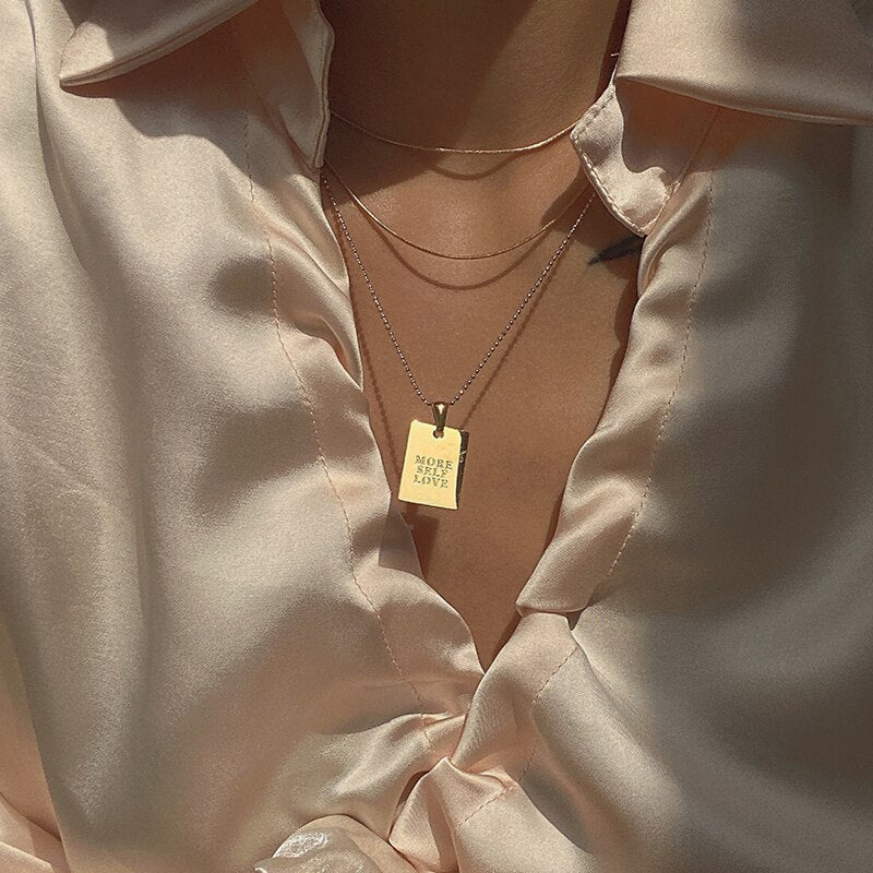 Olivia Gold Pendant Necklace